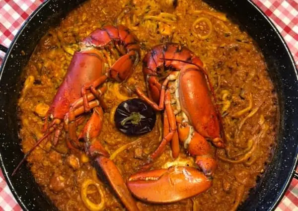 Paella au homard